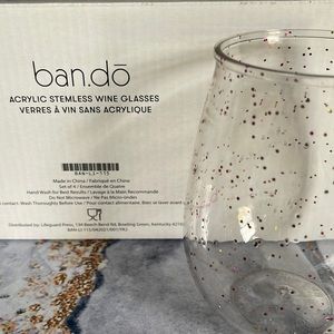 Acrylic stemless wine glasses by ban.do